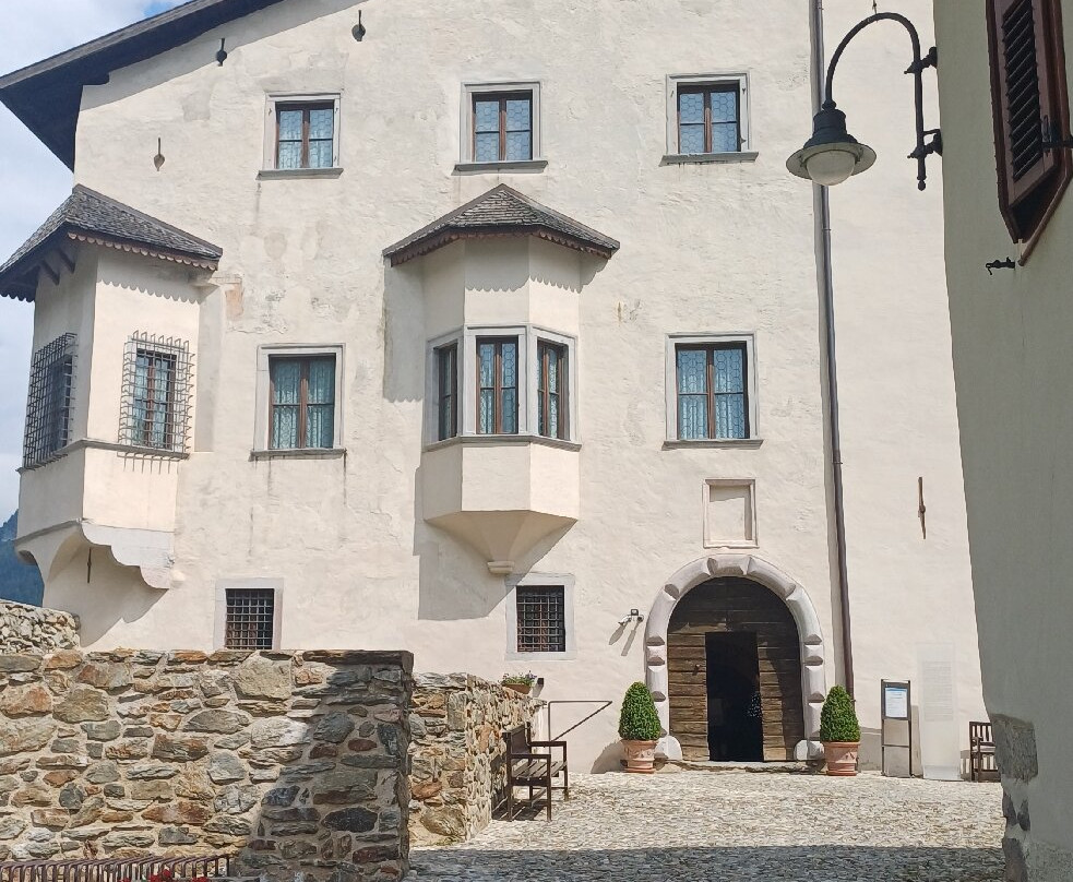 Castel Caldes-Caldes必去景点