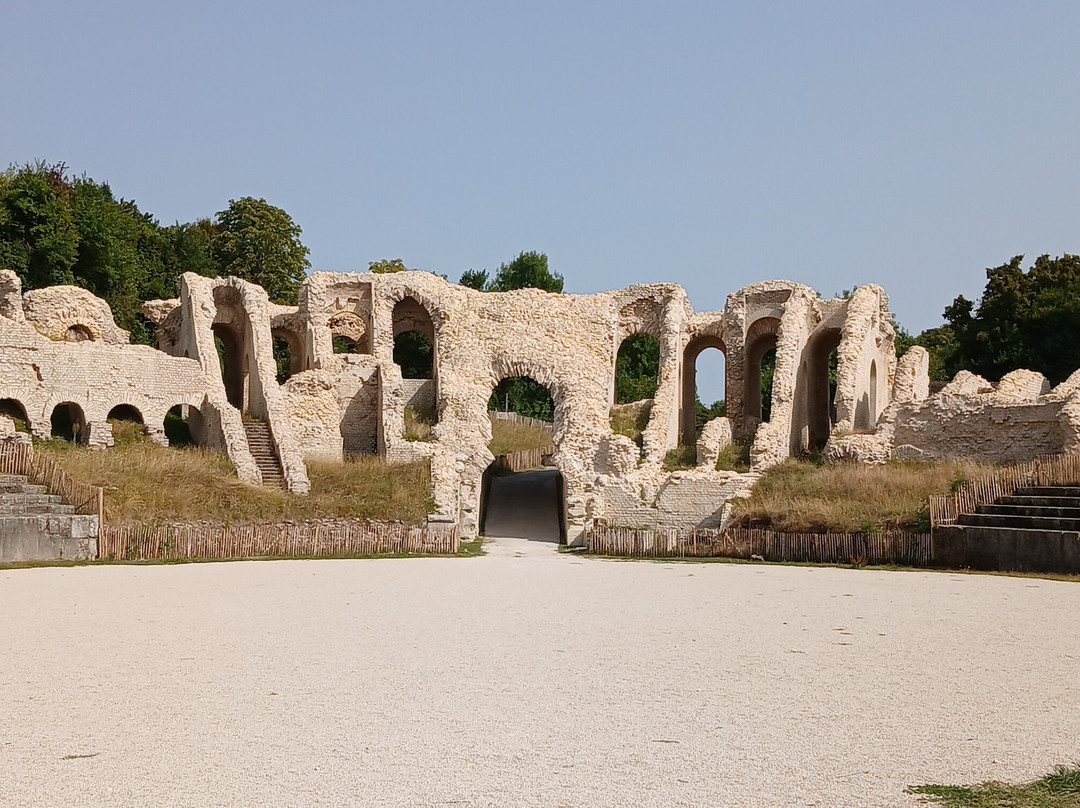 Amphithéâtre de Saintes-桑特必去景点
