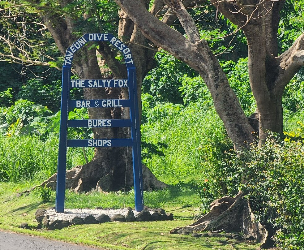 塔妙妮潜水度假酒店主图