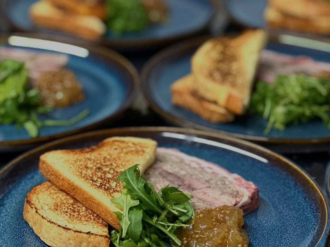 The Nest Hotel & Restaurant主图