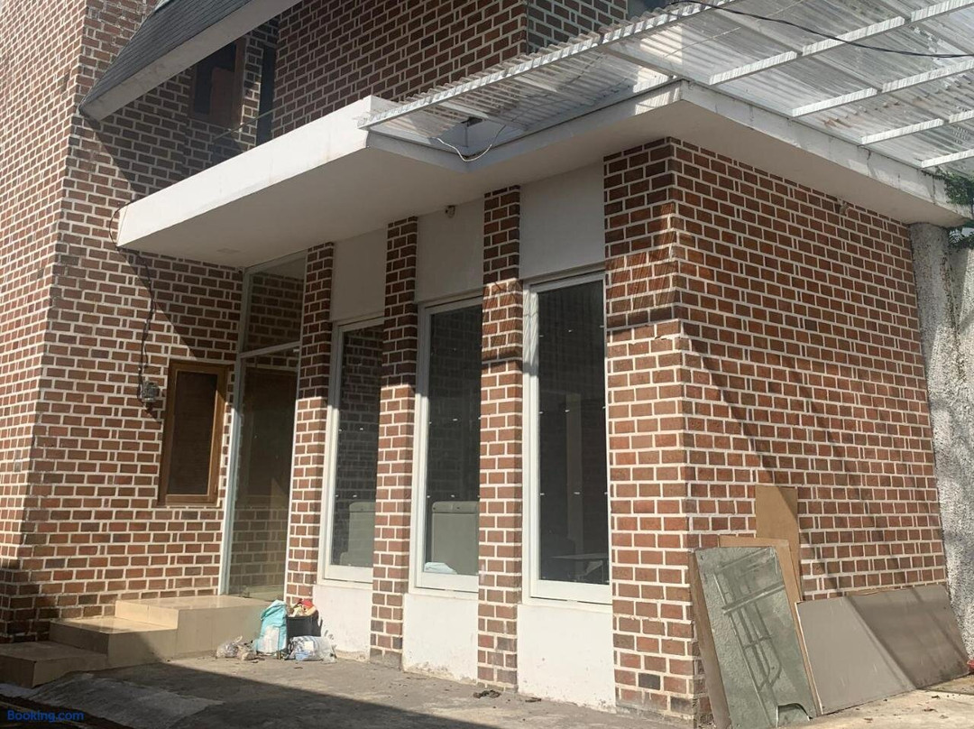 Oyo 93404 Penginapan Fauziah Syariah Near Mesjid Taqwa Mamminasae