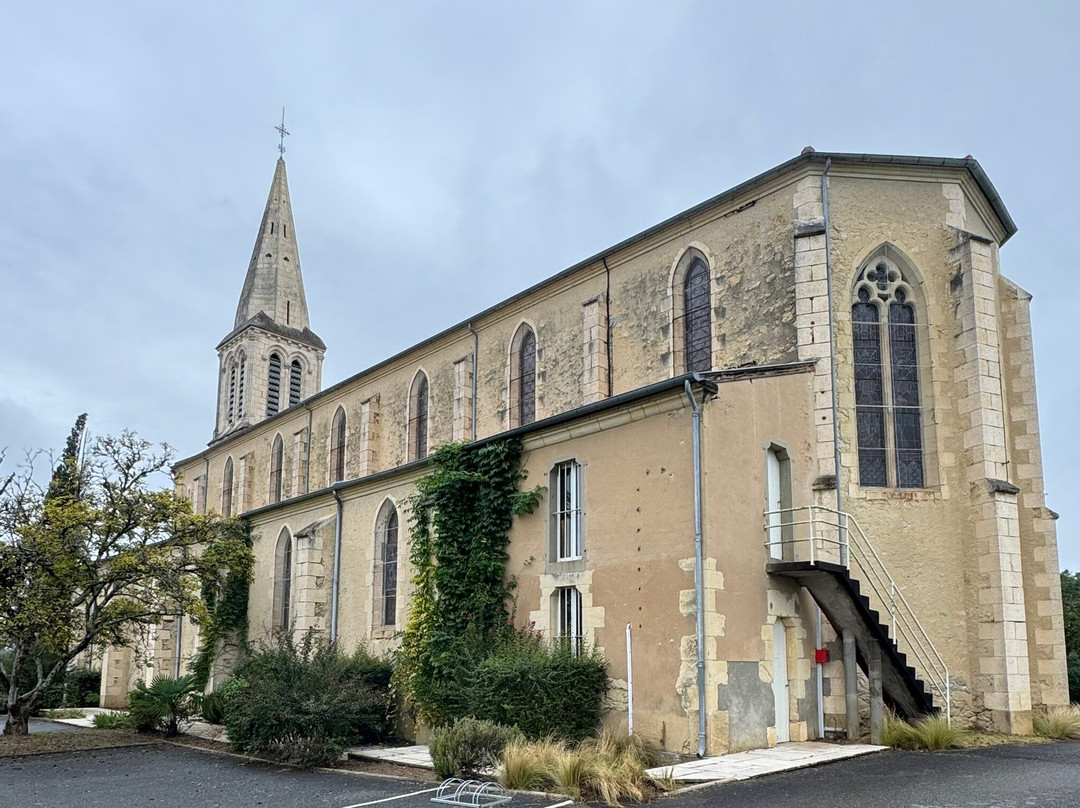 Eglise Saint-Pierre.-Gamarde-les-Bains必去景点