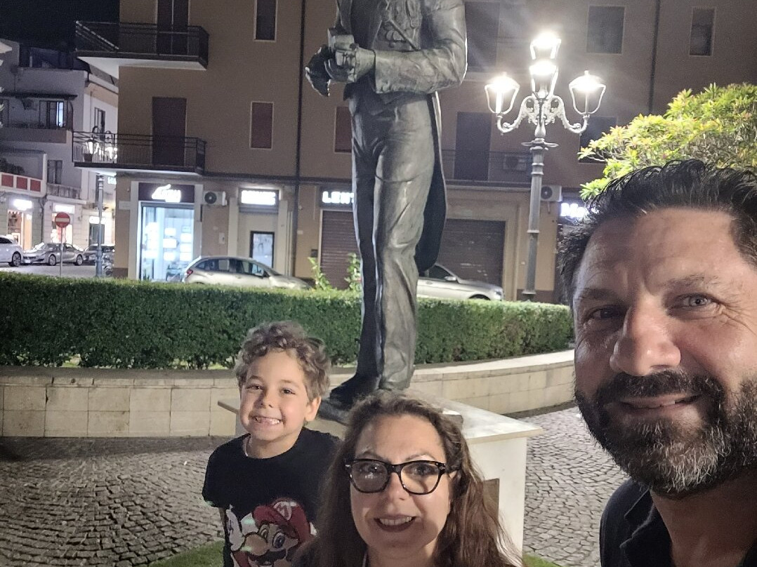 Monumento a Rino Gaetano-克罗托内必去景点