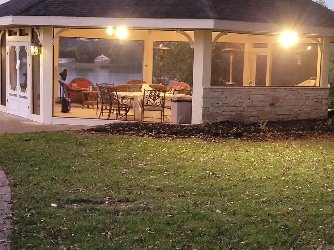 Riverside Inn Bed & Breakfast主图