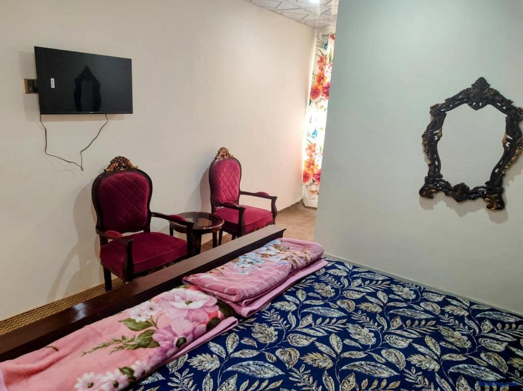 Bau Jee Hotel And Restaurant