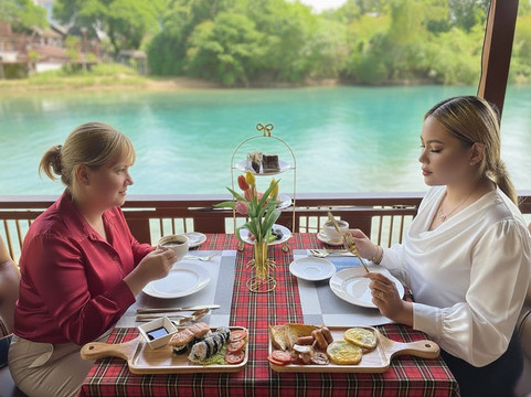 Acoustic, Wine Bar & Restaurant