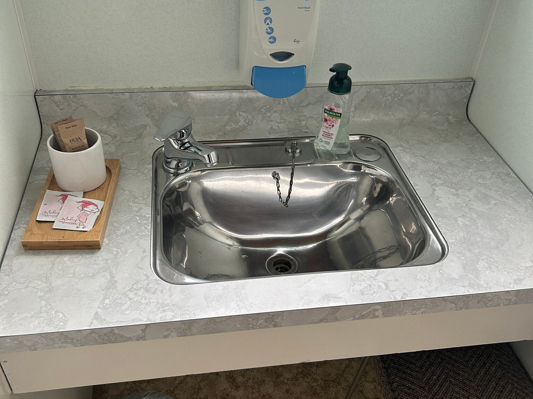 中途岛汽车旅馆主图