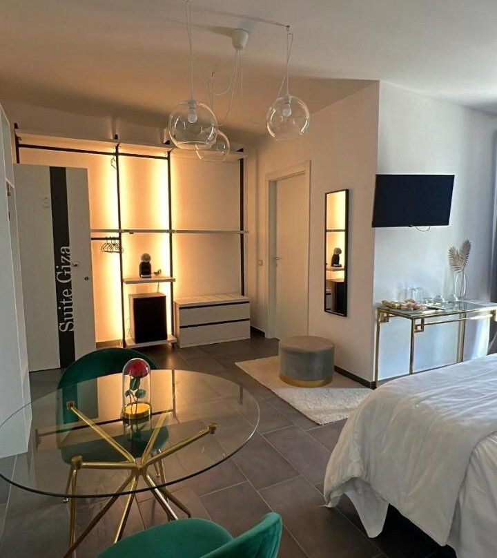 Habitat Luxury Suites主图