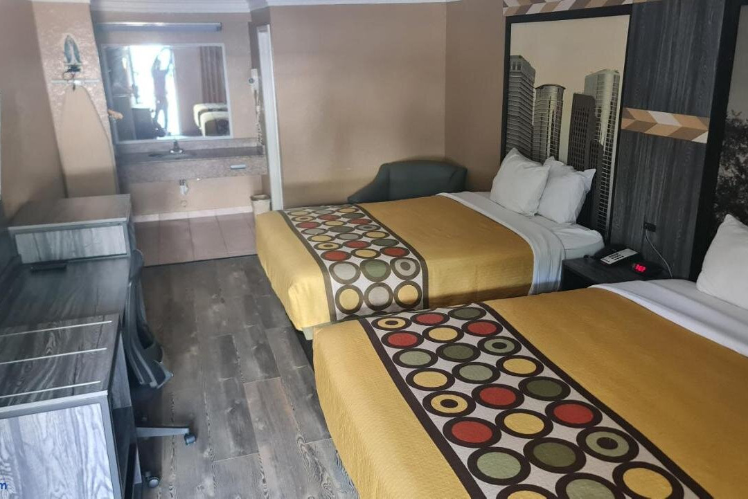 Express Inn & Suites