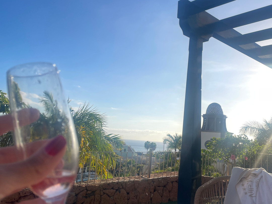 玛利亚套房山庄酒店主图