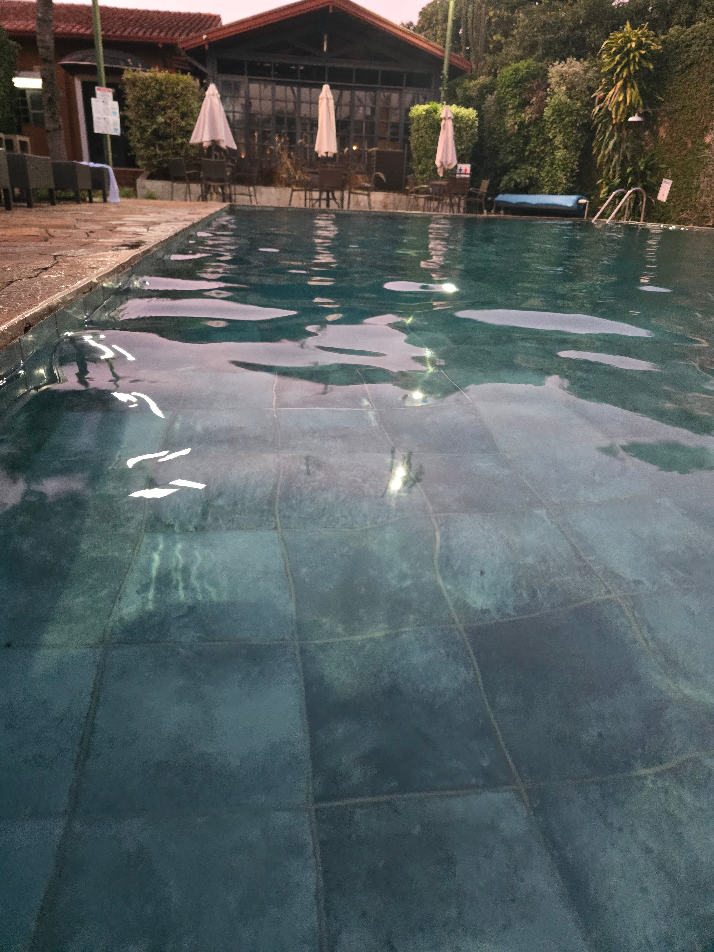 Hotel Pousada Ourinhos-泳池