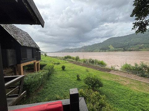 清莱萨恩阿茹度假村主图