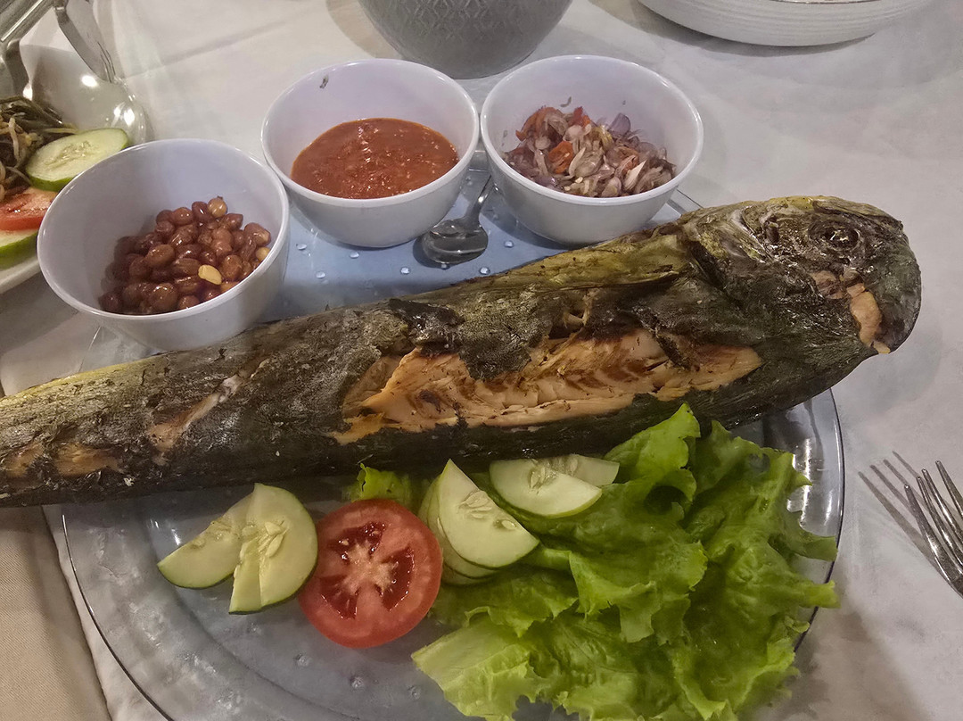 罗薇娜海滩苏玛酒店主图