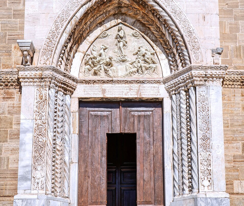 Concattedrale di Santa Maria Assunta-奥尔贝泰洛必去景点