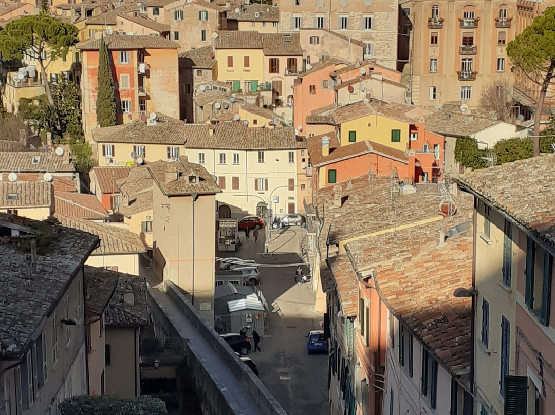 Acquedotto Medievale-佩鲁贾必去景点