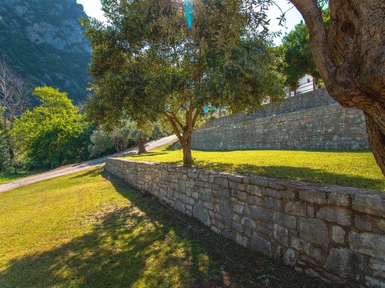 Piges Hotel at Acheron Springs主图