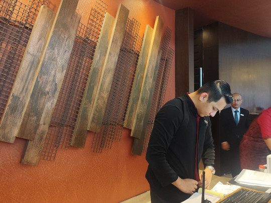 阿斯顿皇府大酒店主图