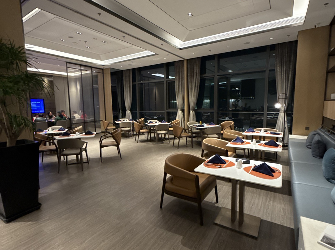 平湖卓越铂尔曼酒店主图