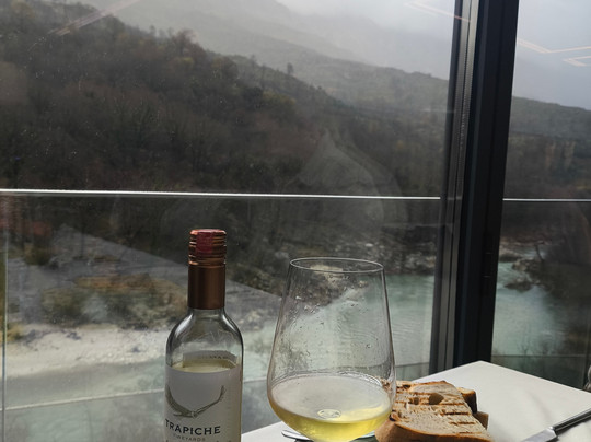 Uji i Ftohte Hotel主图