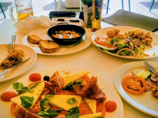 卡拉布兰卡酒店主图