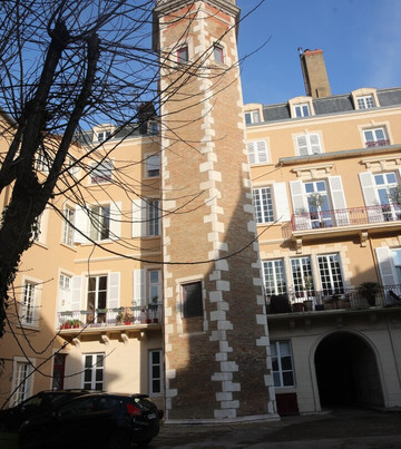 Tour Chevrier-索恩河畔沙隆必去景点