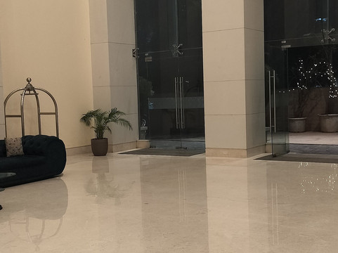 雷根塔中央异域风情大酒店主图