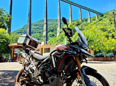 Viaduto 13-Vespasiano Correa必去景点