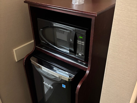 Holiday Inn Express 红鹿主图