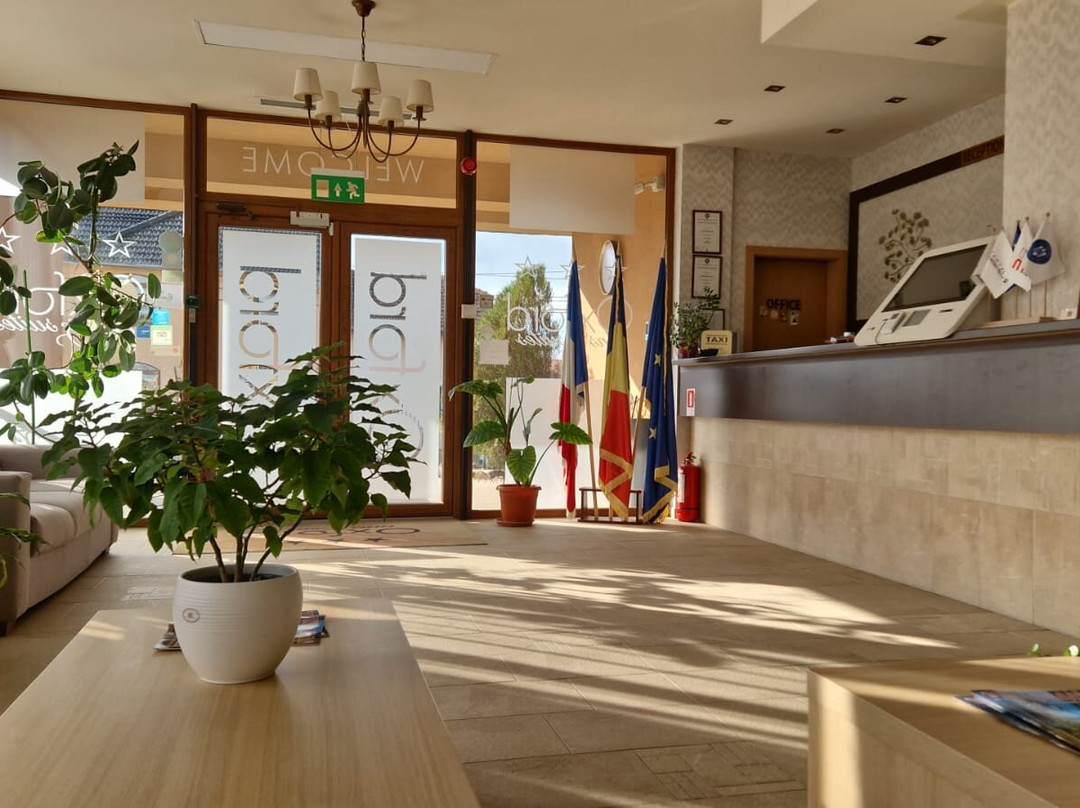 牛津套房酒店主图