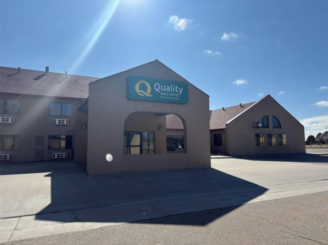 科尔比品质酒店及套房