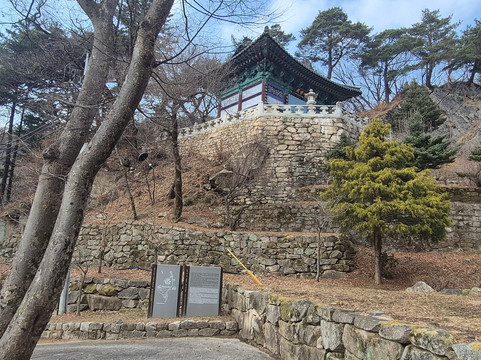 Yun Pil-am-闻庆市必去景点