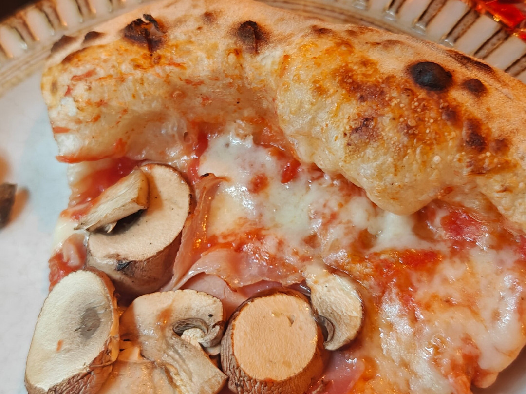 Hollistrattoria