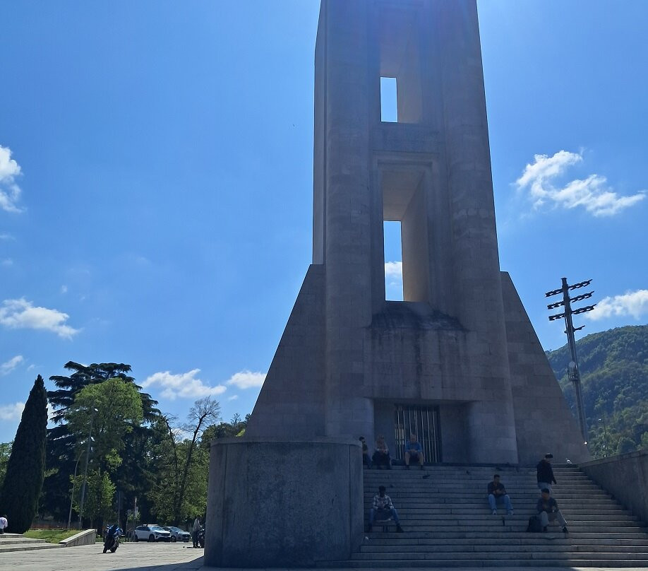 Monumento Ai Caduti-科莫必去景点