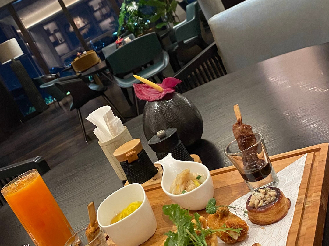 三宝垄帕德玛酒店主图