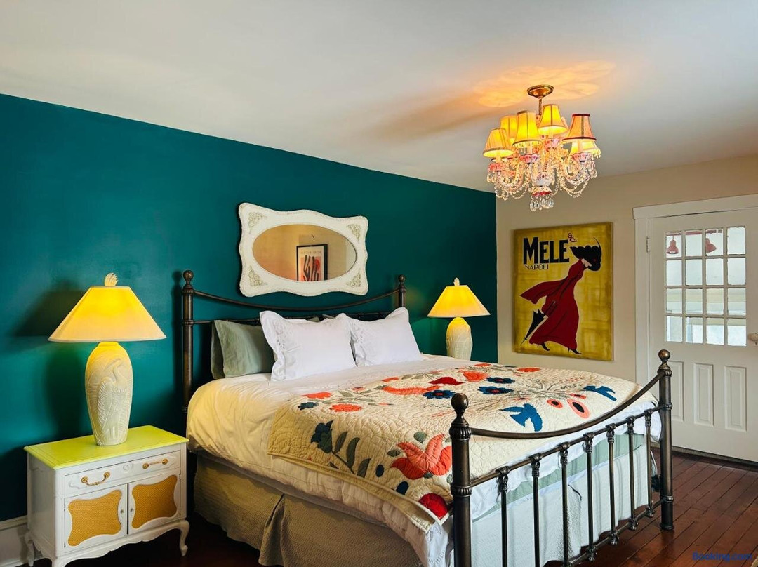 The Farmhouse Manor B&B