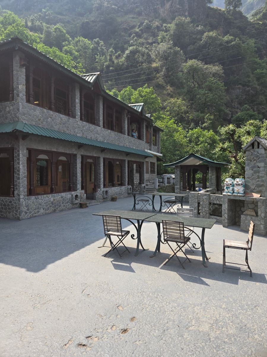 Kimonaa, Himalayan Paradise Hotel-旅行者