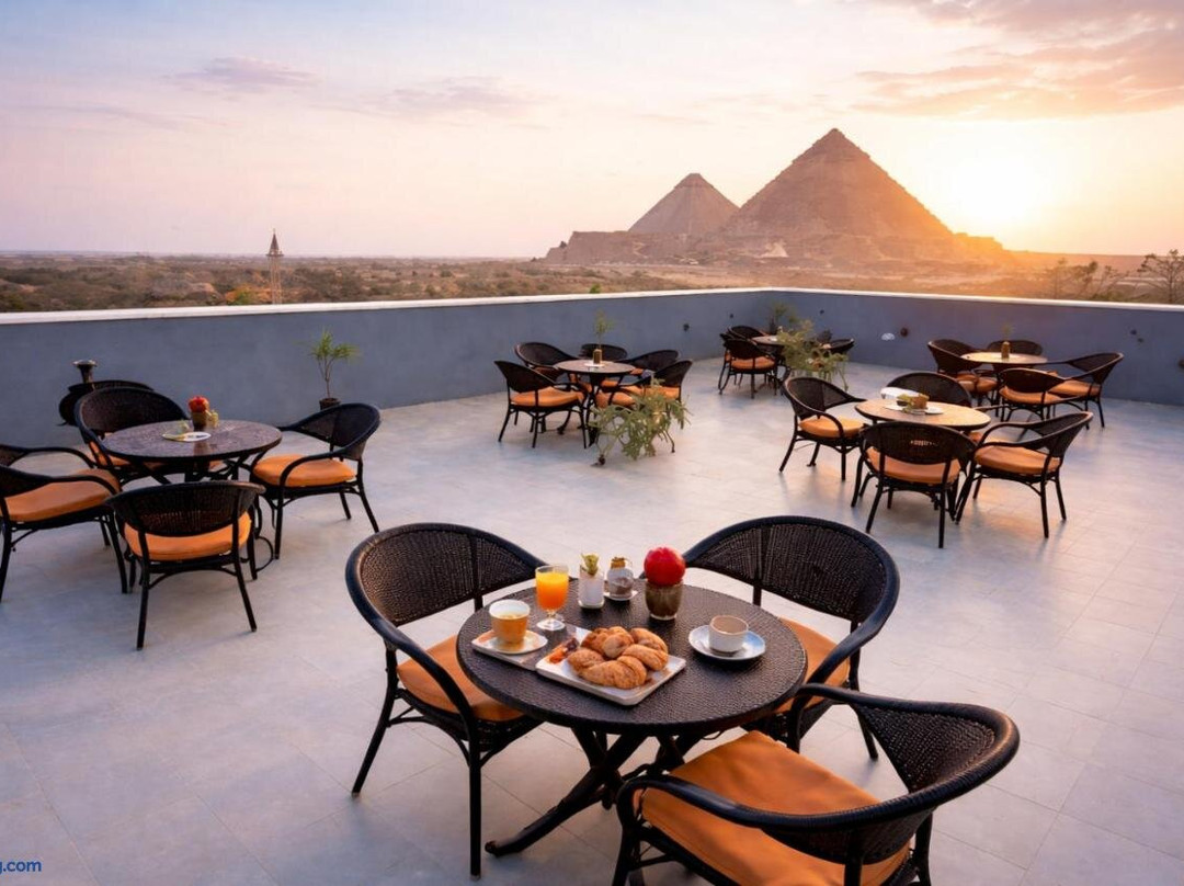 Phoenix Pyramids View Inn