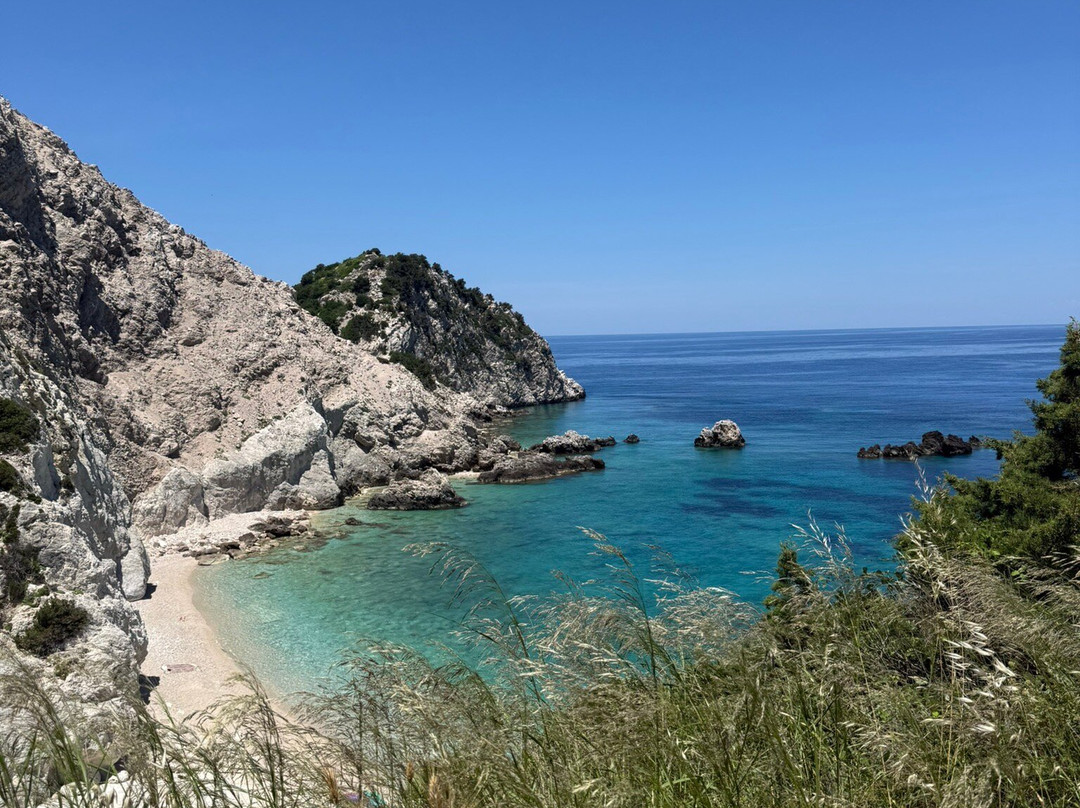 Agia Eleni Beach-Agia Thekli必去景点