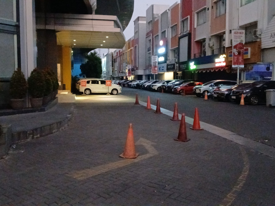 西里邦瑞士贝尔酒店主图