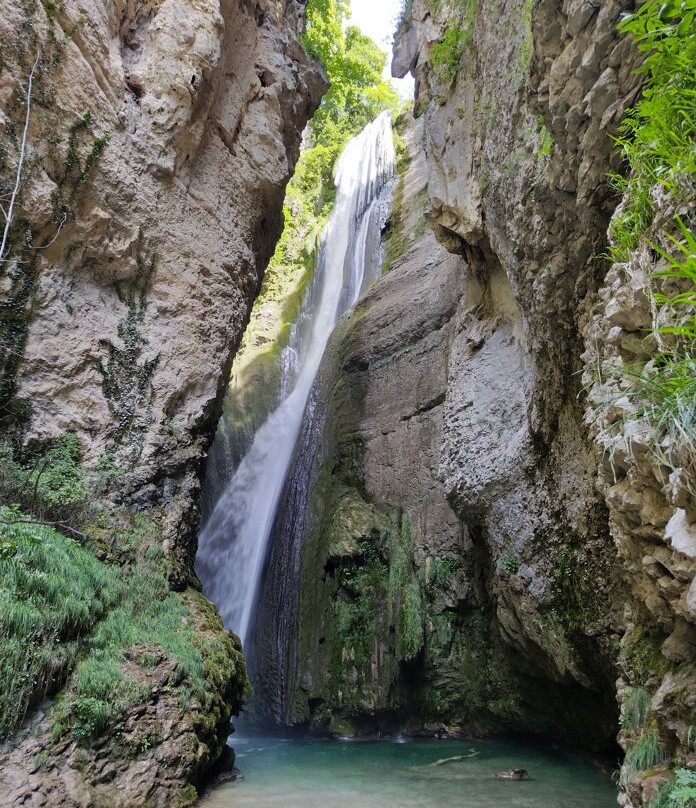 Chute de la Druise Cascade-Ombleze必去景点