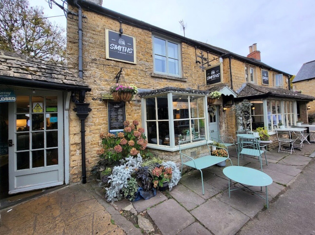 Smith's of Bourton