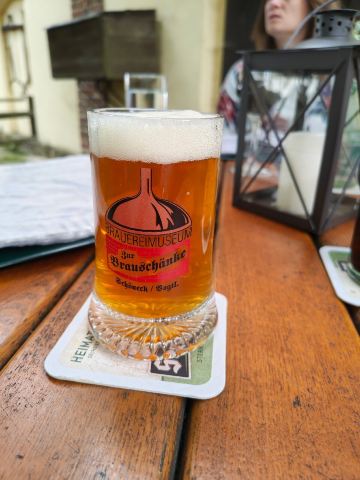 “酿造酒馆”餐馆及旅馆-旅行者