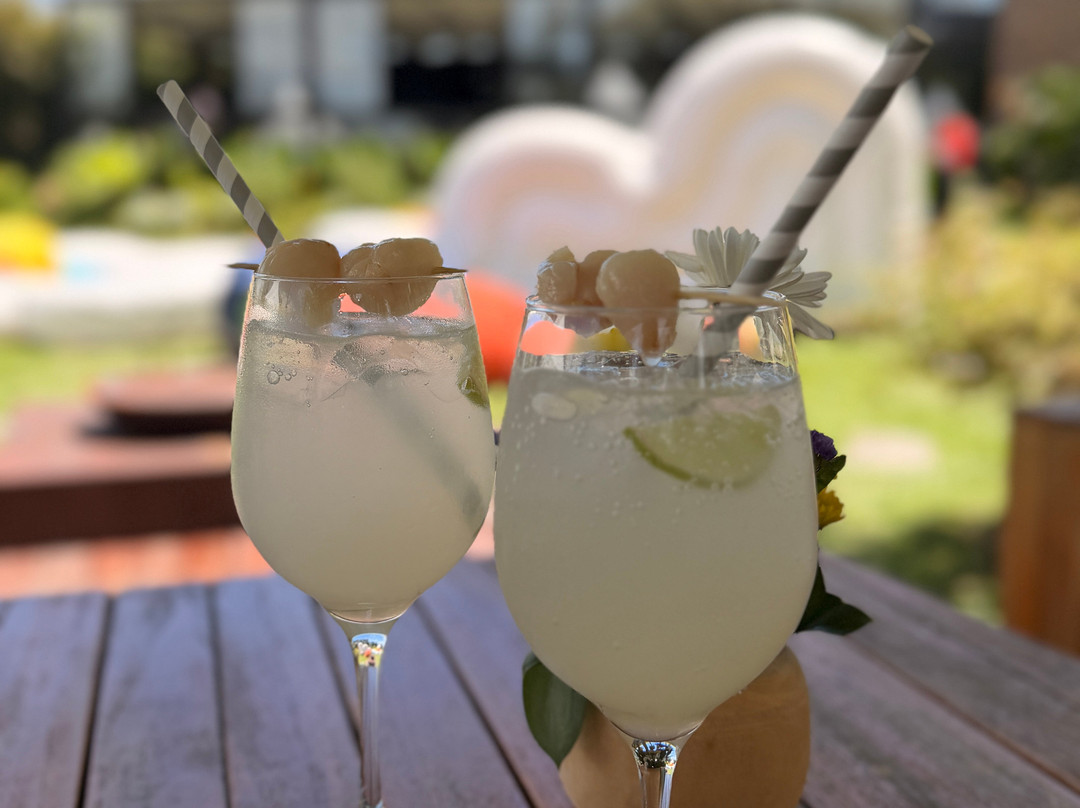 泻湖酒店主图