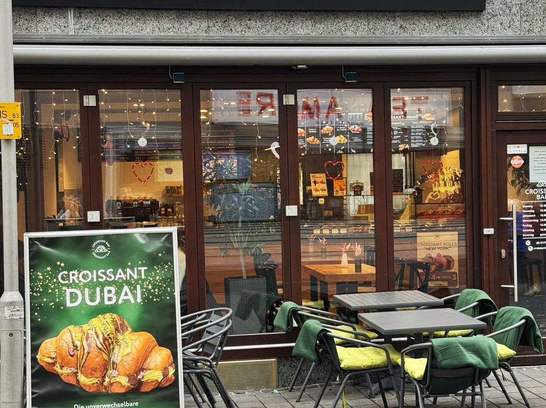 Croissant Bar