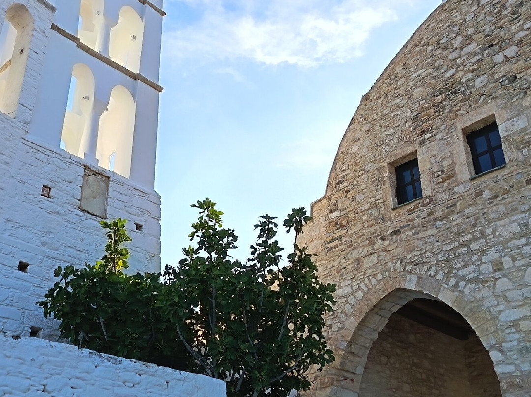 Panagia Katefiani-佩里萨必去景点