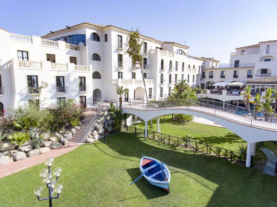 夸尔图-圣埃莱娜酒店住宿-Phi Hotel Sighientu