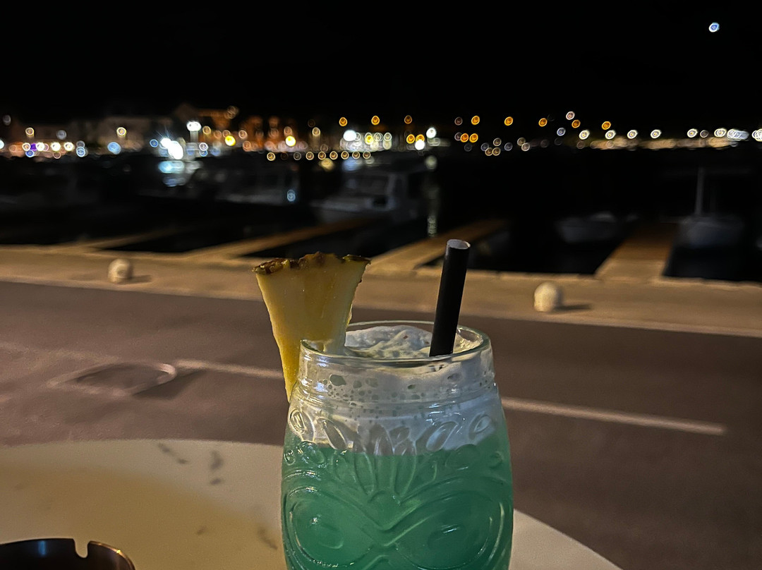 Tropicana Bar