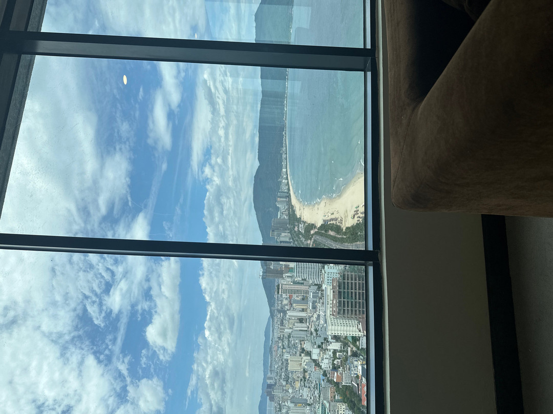 岘港莫荣安豪华酒店主图