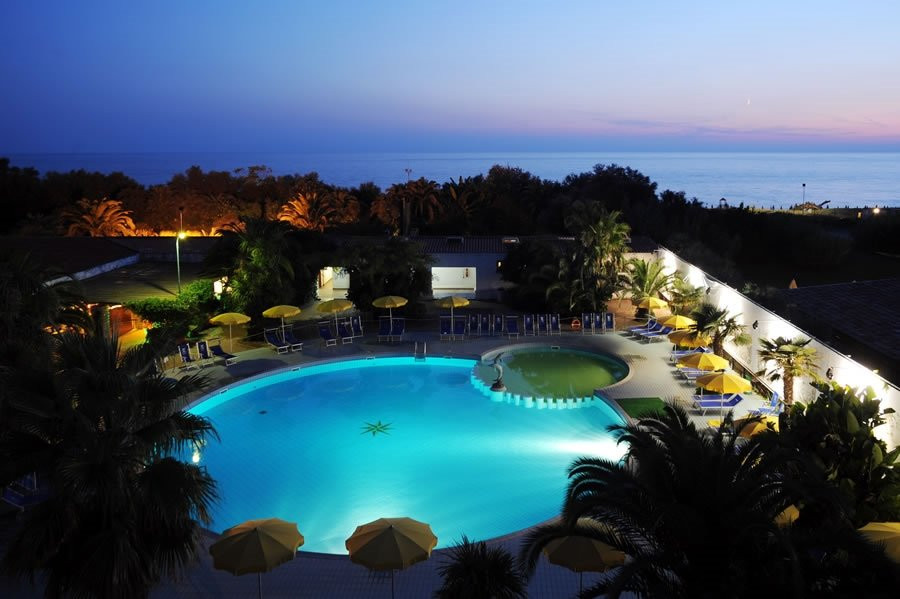 Marina Club Hotel