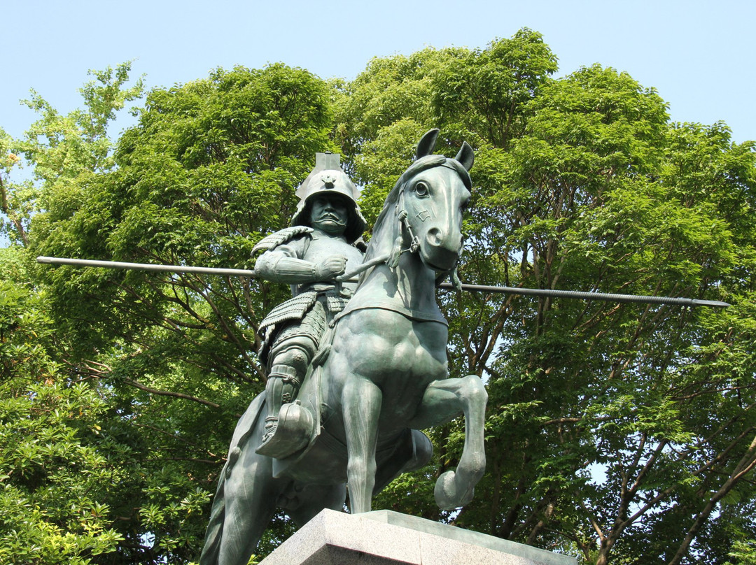 Statue of Kazutoyo Yamauchi